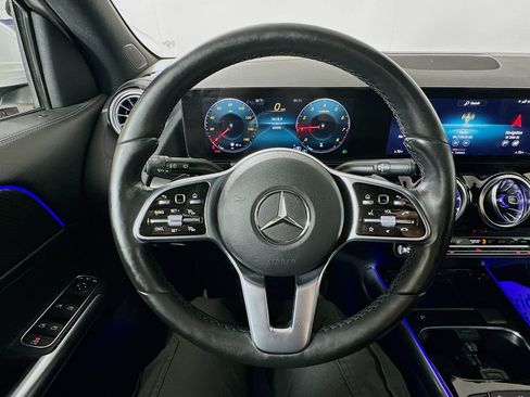 Used 2022 Mercedes-Benz GLA 250 4MATIC image 11