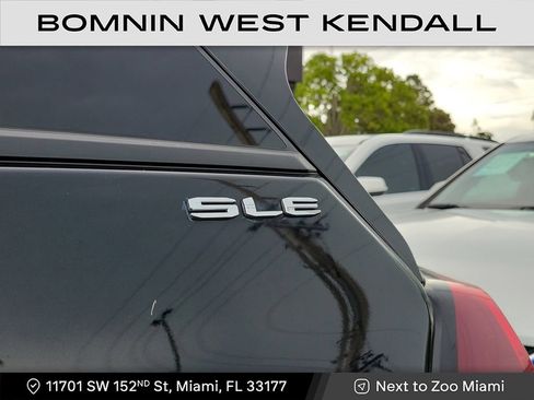 Used 2024 GMC Terrain SLE image 7