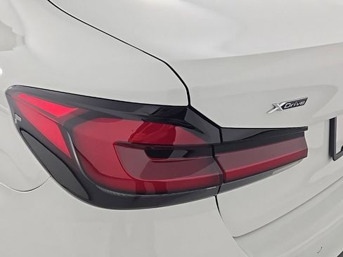 Certified 2022 BMW 540i xDrive w/ Convenience Package image 9