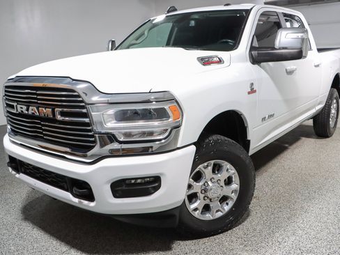 Used 2024 RAM 2500 Laramie AWD/4WD image 32