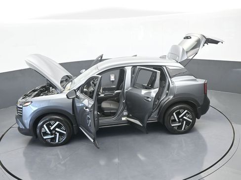 Used 2025 Nissan Kicks SV image 63