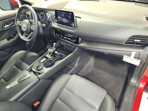 Used 2023 Nissan Rogue SV w/ SV Premium Package image 16
