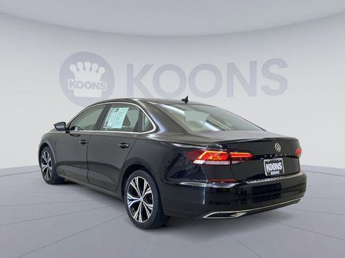 Used 2022 Volkswagen Passat 2.0T SE image 4