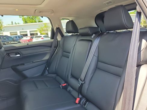 Used 2026 Nissan Rogue SV w/ SV Premium Package FWD image 9