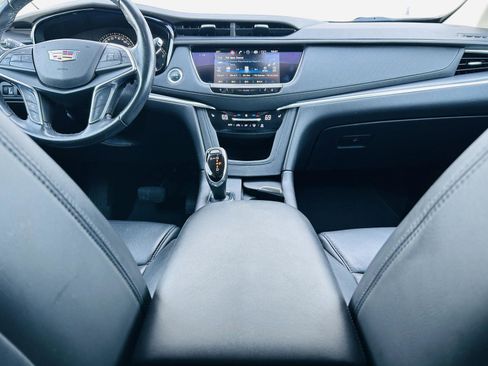 Used 2018 Cadillac XT5 Luxury w/ Driver Awareness Package image 27