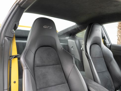 Used 2018 Porsche 911 GT3 w/ Sport Chrono Package image 28