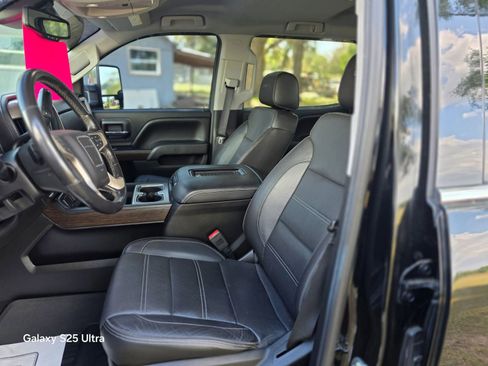 Used 2018 GMC Sierra 2500 Denali AWD/4WD image 32