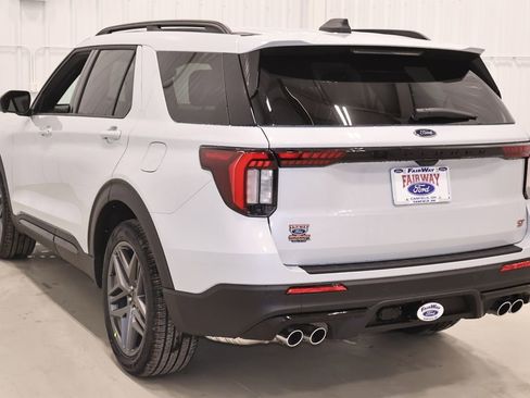 New 2026 Ford Explorer ST image 6