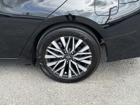 Used 2025 Nissan Altima 2.5 SV FWD image 5