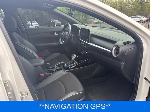 Used 2023 Kia Forte GT-Line w/ GT-Line Premium Package FWD image 9