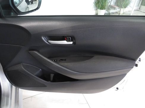 Used 2021 Toyota Corolla LE w/ Carpet Mat Package (TMS) FWD image 21