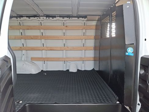 Used 2024 Chevrolet Express 2500 w/ Driver Convenience Package image 10