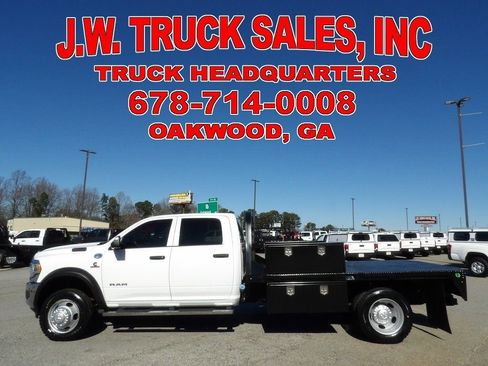 Used 2021 RAM 4500 Tradesman w/ Chrome Appearance Group image 2