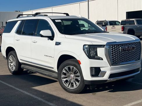Used 2021 GMC Yukon Denali AWD/4WD image 2