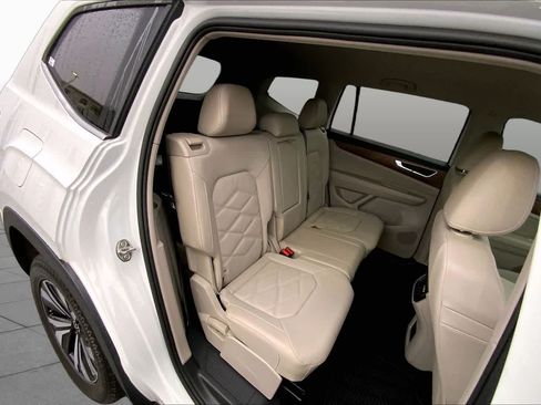 Used 2024 Volkswagen Atlas SE FWD image 19