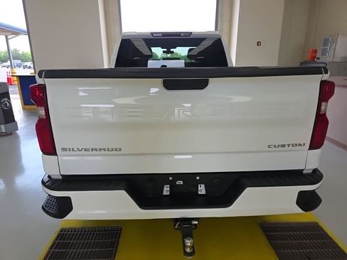 Used 2021 Chevrolet Silverado 1500 Custom RWD image 7
