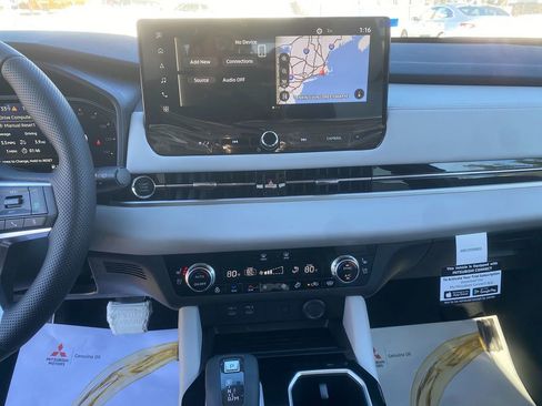 New 2026 Mitsubishi Outlander SEL image 20