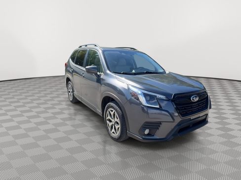 Used 2022 Subaru Forester Premium AWD/4WD image 2