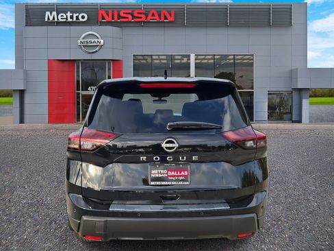 New 2026 Nissan Rogue SV image 4