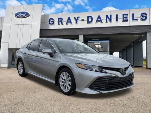Used 2020 Toyota Camry LE w/ Convenience Package image 1