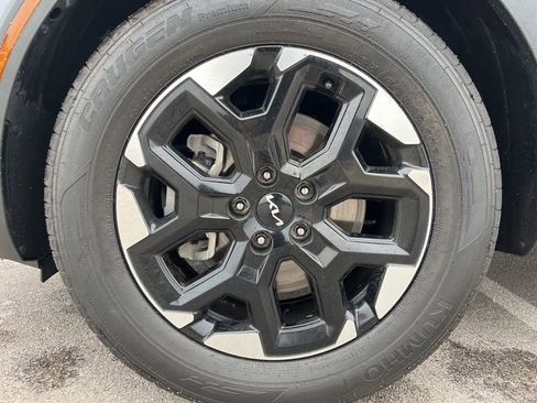 Used 2024 Kia Sorento S w/ Panoramic Sunroof Package image 11