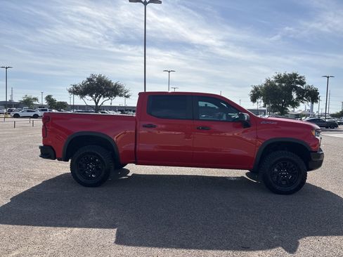 Used 2025 Chevrolet Silverado 1500 ZR2 w/ Technology Package AWD/4WD image 4