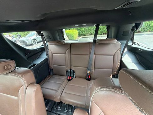 Used 2022 Chevrolet Tahoe High Country w/ Premium Package AWD/4WD image 26