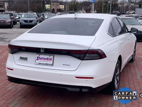 Certified 2024 Honda Accord EX-L image 2