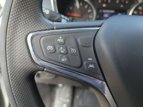 Used 2021 Chevrolet Equinox LT FWD image 12