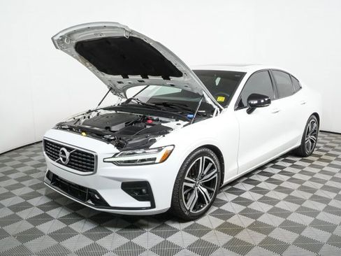 Used 2019 Volvo S60 T6 R-Design image 32