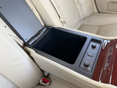 Used 2011 Lexus LS 460 w/ Luxury Value Edition RWD image 32
