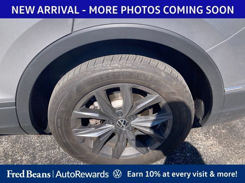 Certified 2023 Volkswagen Tiguan SE w/ Panoramic Sunroof Package AWD/4WD image 7