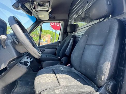 Used 2021 Mercedes-Benz Sprinter 2500 image 12