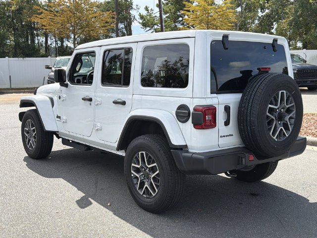 Used 2026 Jeep Wrangler Unlimited Sahara AWD/4WD image 11
