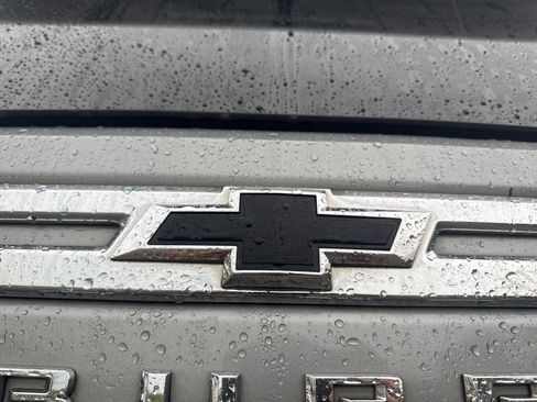 Used 2023 Chevrolet Suburban LS RWD image 9