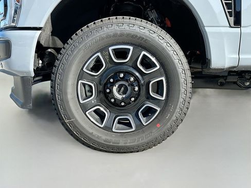 New 2026 Ford F250 Platinum w/ FX4 Off-Road Package image 31