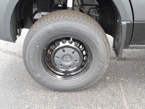 New 2025 Mercedes-Benz Sprinter 2500 image 9