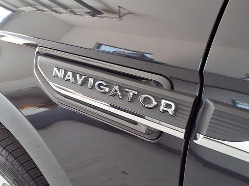 Used 2024 Lincoln Navigator L Reserve AWD/4WD image 20