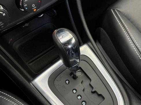 Used 2013 Chrysler 200 S FWD image 15