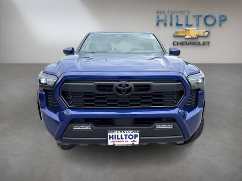 Used 2025 Toyota Tacoma TRD Off-Road w/ TRD Off Road Upgrade Package AWD/4WD image 13