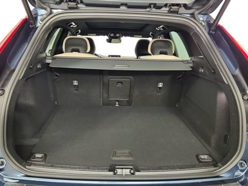 Used 2027 Volvo XC60 B5 Core AWD/4WD image 40