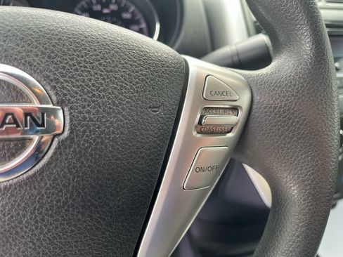 Used 2015 Nissan Versa SV FWD image 9