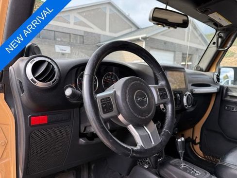 Used 2014 Jeep Wrangler Unlimited Rubicon AWD/4WD image 11
