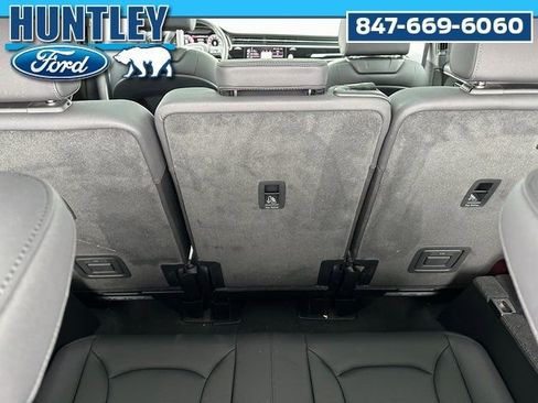 Used 2025 Audi Q7 3.0T Premium Plus image 11