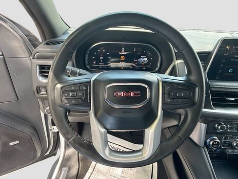 Used 2024 GMC Yukon SLT RWD image 12