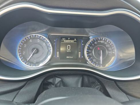 Used 2016 Chrysler 200 LX FWD image 7