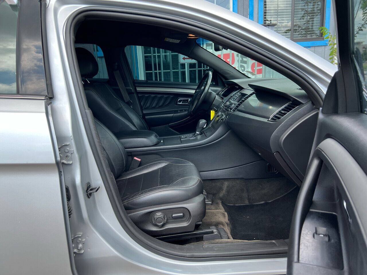 Used 2014 Ford Taurus SEL FWD image 12