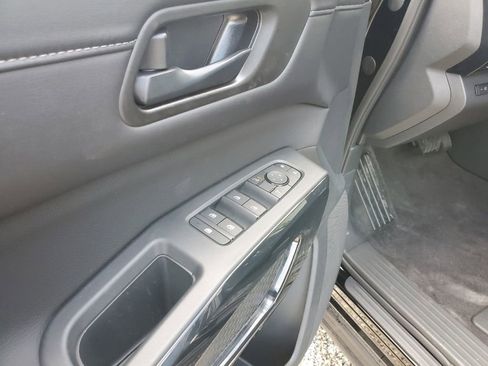 New 2026 Nissan Pathfinder SV w/ SV Premium Package FWD image 15