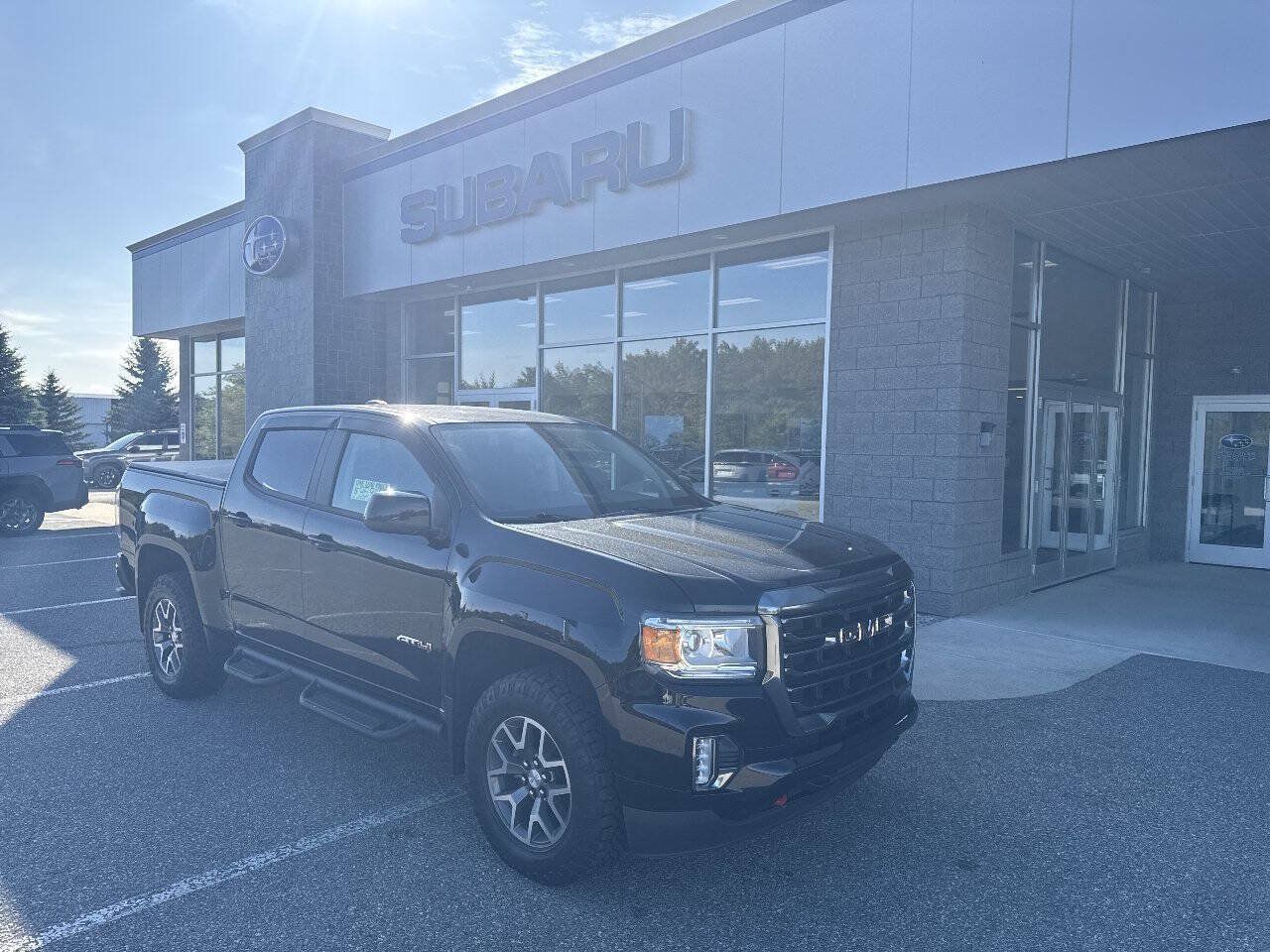 Used 2021 GMC Canyon AT4 w/ Trailering Package AWD/4WD image 2
