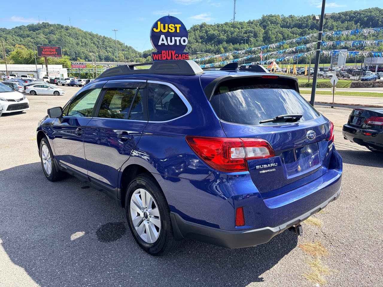 Used 2016 Subaru Outback 2.5i Premium AWD/4WD image 4